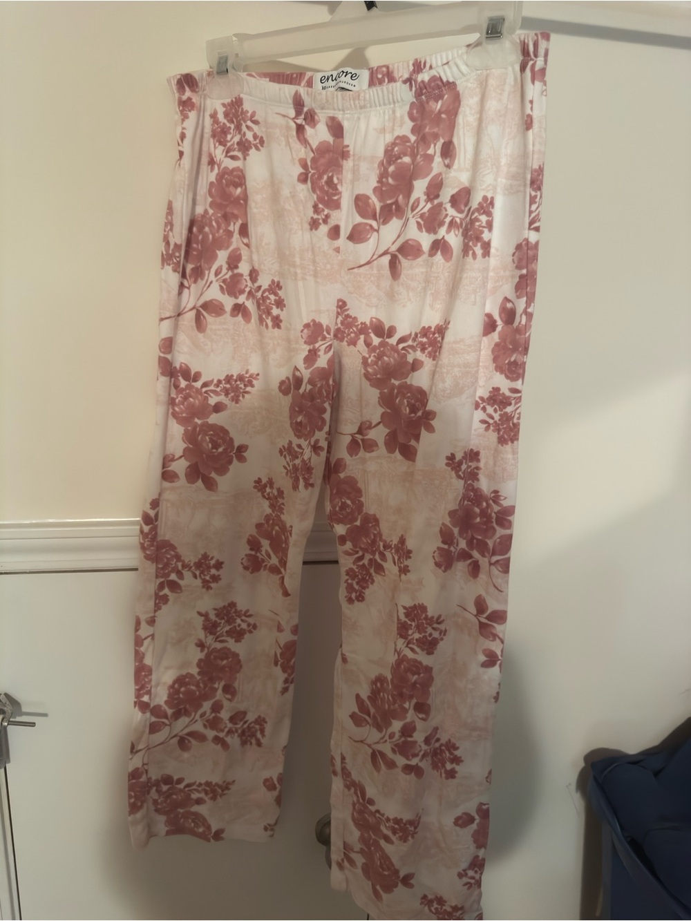 Encore Women's Pink Floral Lounge Pants
